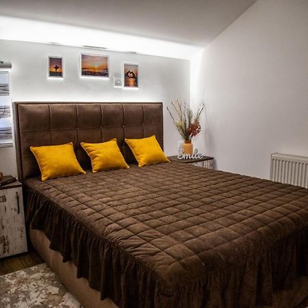 Smile Apartment Pirot Exterior photo