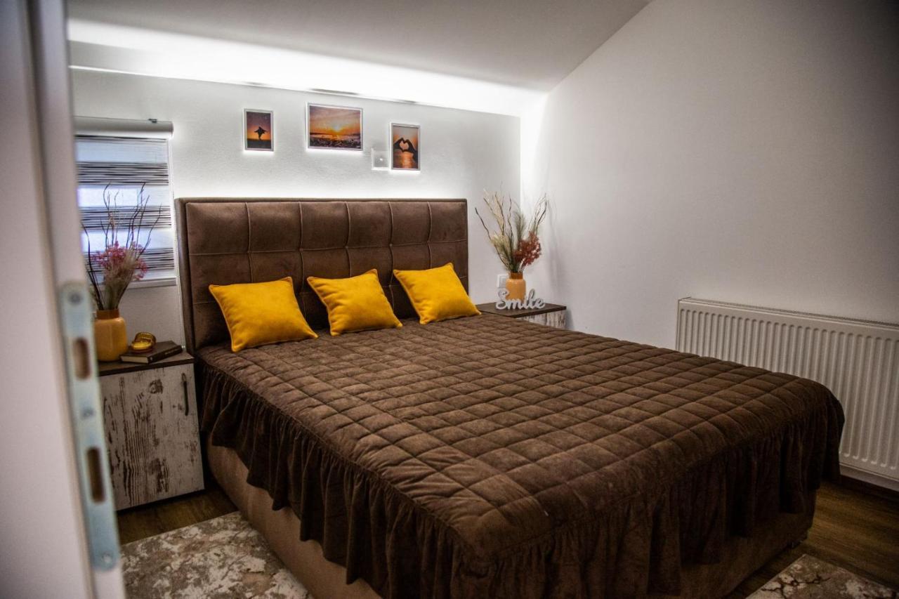 Smile Apartment Pirot Exterior photo